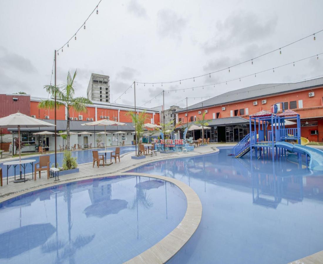 Dna Fun Zone Pekanbaru Exterior foto