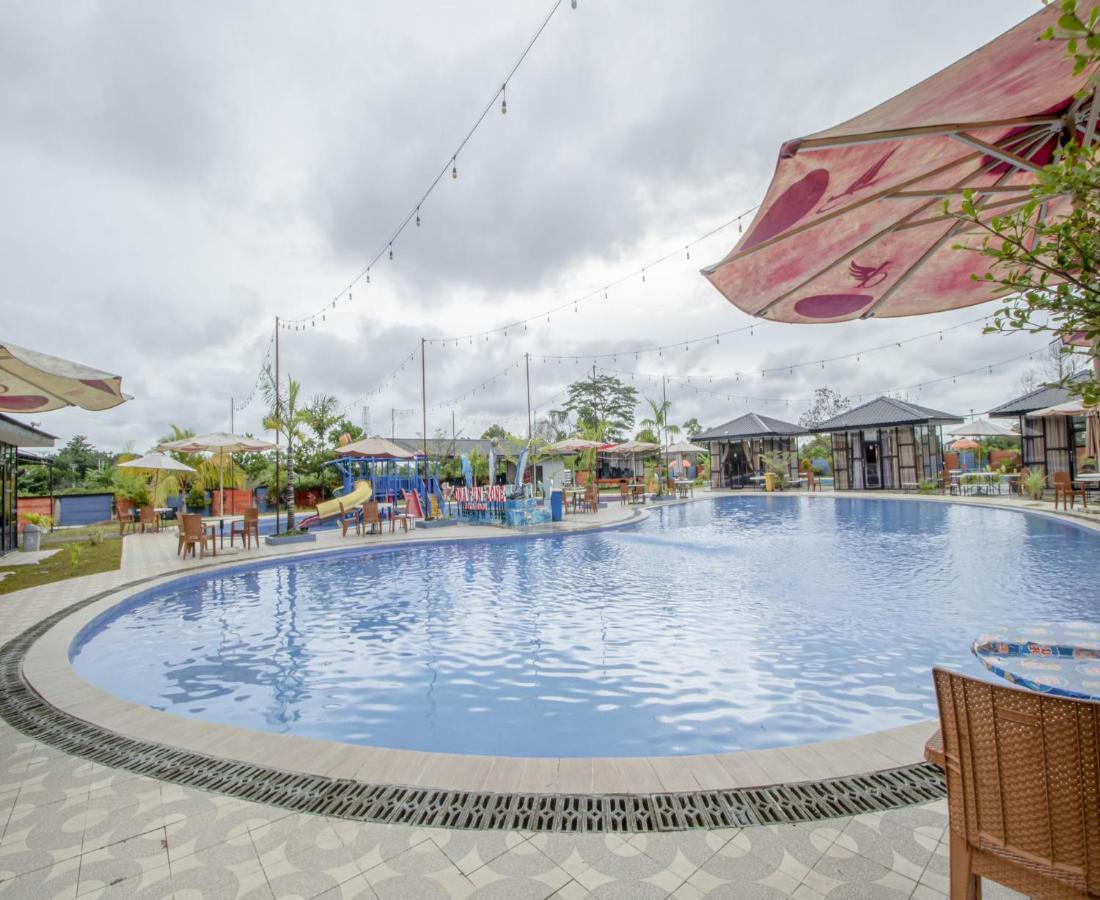 Dna Fun Zone Pekanbaru Exterior foto