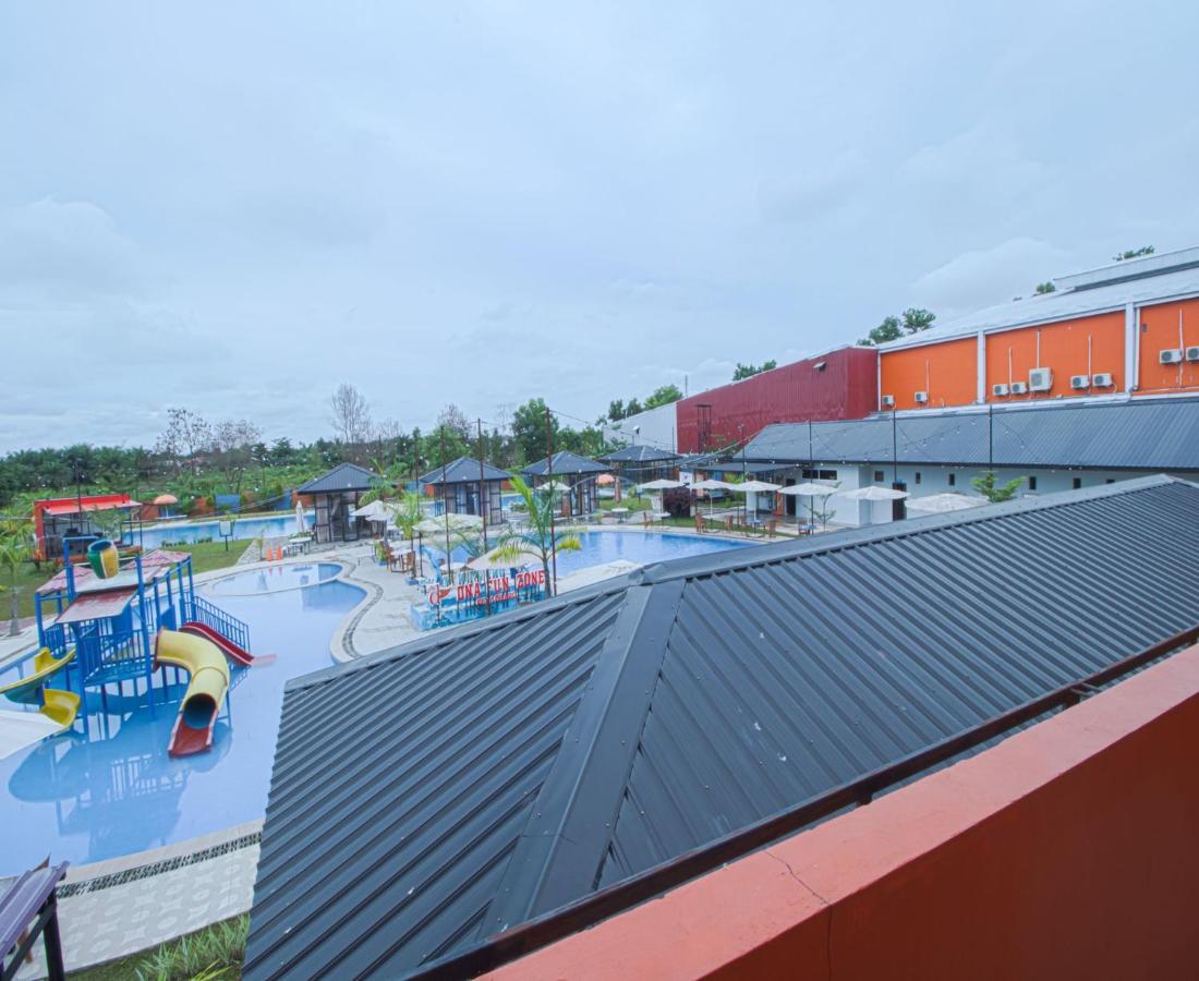 Dna Fun Zone Pekanbaru Exterior foto